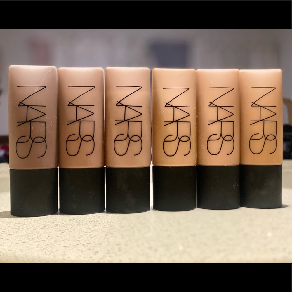 NARS Soft Matte Foundation - Picture 3 of 6